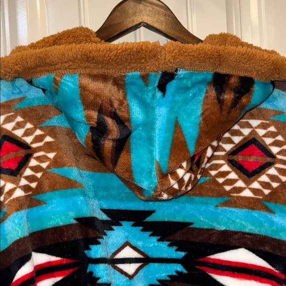Aztec Print Teddy Jacket - Picture 4 of 6